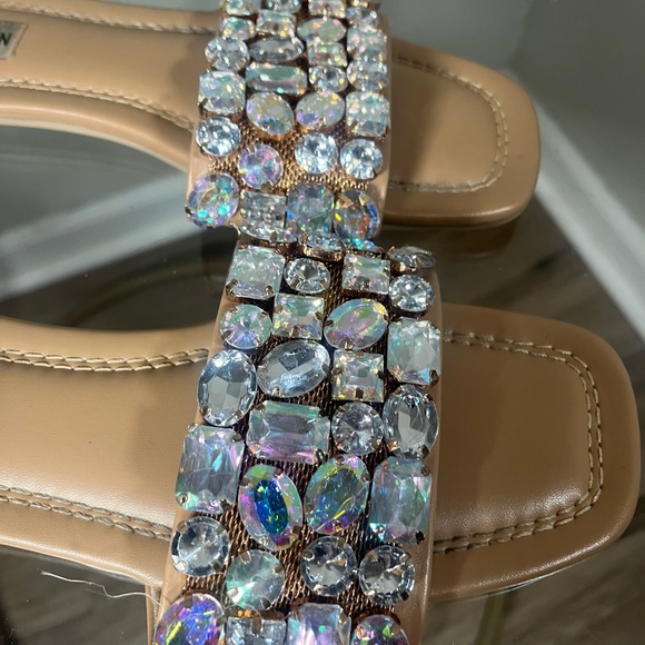 Steve Madden Malina Nude Gemstones Slide Sandals, size 8 - Picture 4 of 5